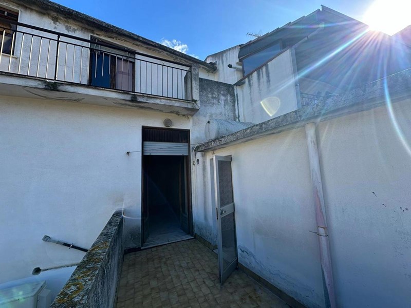 Casa Indipendente in Vendita a Barcellona Pozzo di Gotto, 55'000€, 148 m²