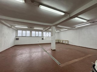 Capannone in Vendita a Cellatica, 179'000€, 303 m²