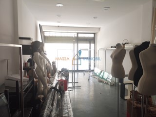 Attività commerciale in Vendita a Massa, 80'000&euro;, 65 m²