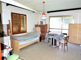 Casa Indipendente in Vendita a Trecastelli, zona Ripe, 190'000€, 330 m², con Box