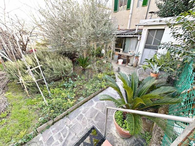 Casa Indipendente in Vendita a Campi Bisenzio, 375'000€, 170 m²
