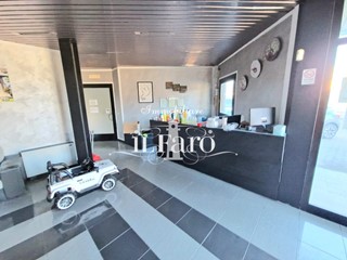 Capannone in Vendita a Signa, 3'400'000€, 2000 m²