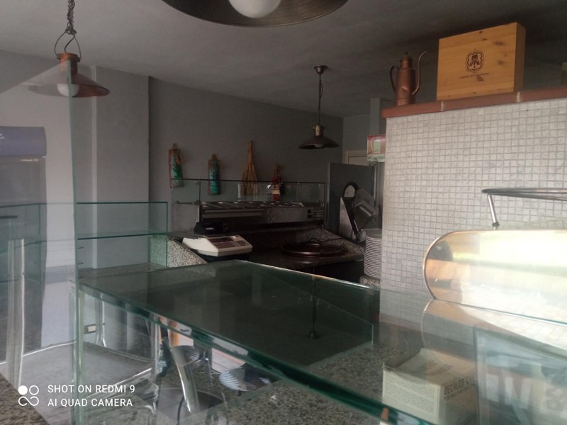 Negozio in Affitto a Montignoso, zona Cervaiolo, 800€, 52 m²