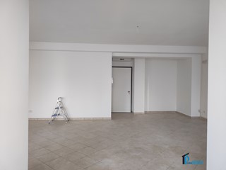 Ufficio in Affitto a Terni, 500€, 90 m²