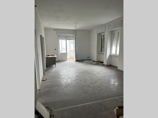 Casa Indipendente in Vendita a Massa, 550'000€, 390 m²