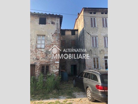 Casale in Vendita a Lucca, zona Sant'Angelo In Campo, 18'000€, 70 m²