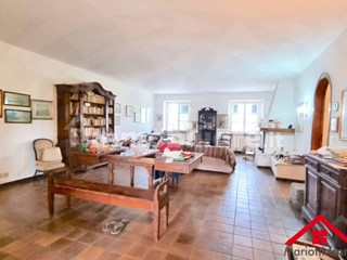 Casa di corte in Vendita a San Giuliano Terme, zona Campo, 285'000€, 210 m², con Box