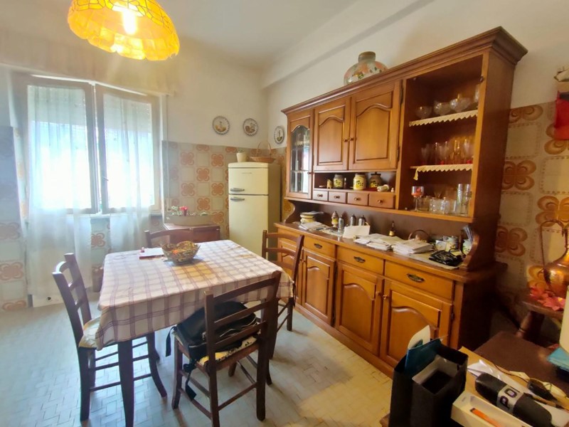 Appartamento in Vendita a Carrara, zona Fossola, 155'000€, 92 m²