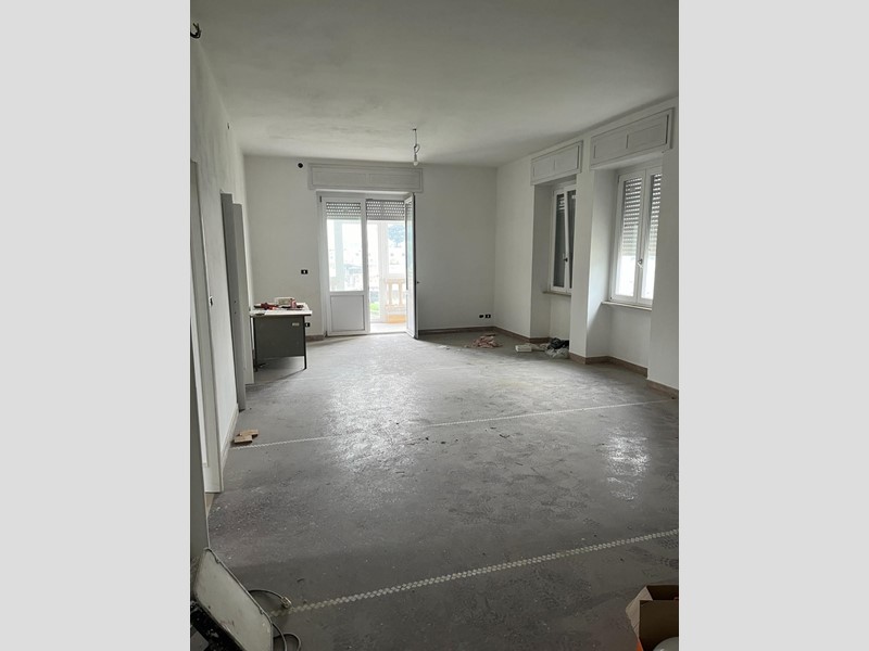 Casa Indipendente in Vendita a Massa, 550'000€, 270 m²