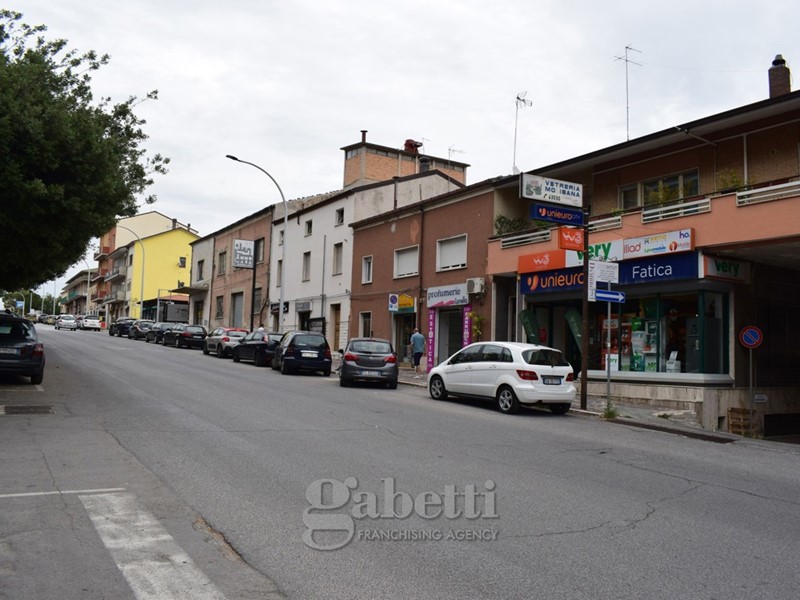 Negozio in Vendita a Campobasso, 110'000€, 90 m²