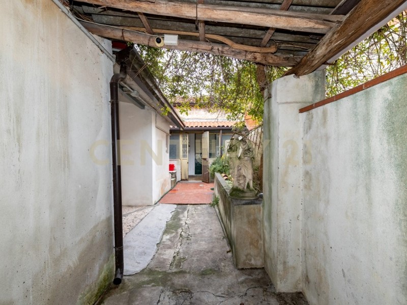 Casa Indipendente in Vendita a Gravina di Catania, 69'000€, 75 m², con Box