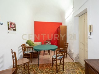 Casa Indipendente in Vendita a Gravina di Catania, 69'000€, 75 m², con Box