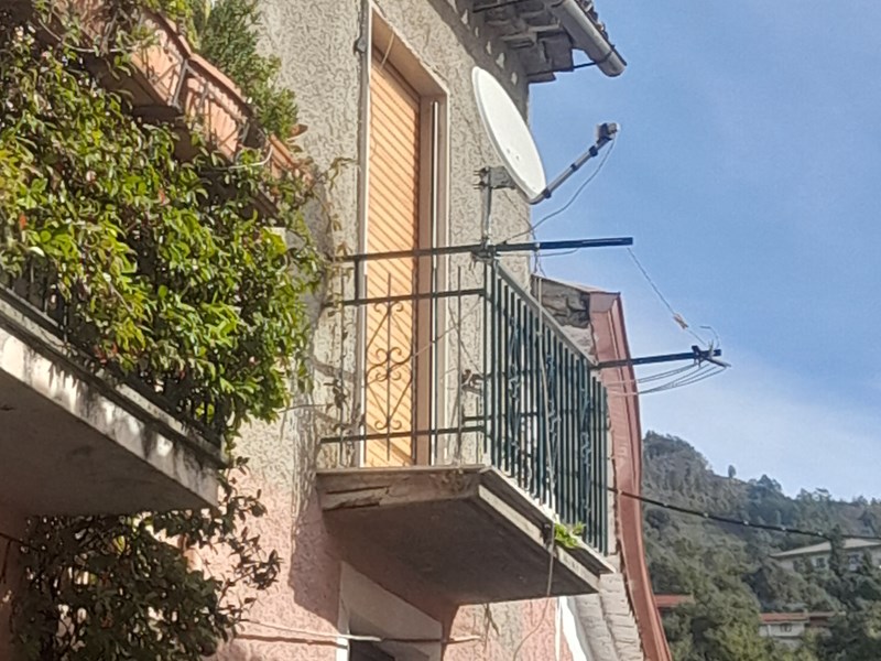 Appartamento in Vendita a Lago, zona Centro storico , 30'000€, 86 m², arredato