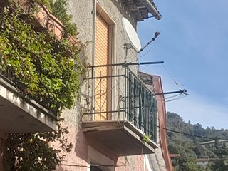 Appartamento in Vendita a Lago, zona Centro storico , 30'000€, 86 m², arredato