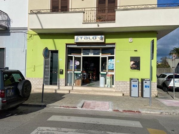 Attività commerciale in Vendita a San Donaci, zona Via Cellino 305, 70'000€, arredato