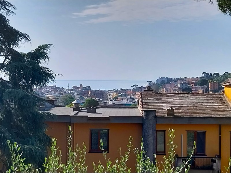 Appartamento in Vendita a Rapallo, zona Via del Castellino , 170'000€, arredato