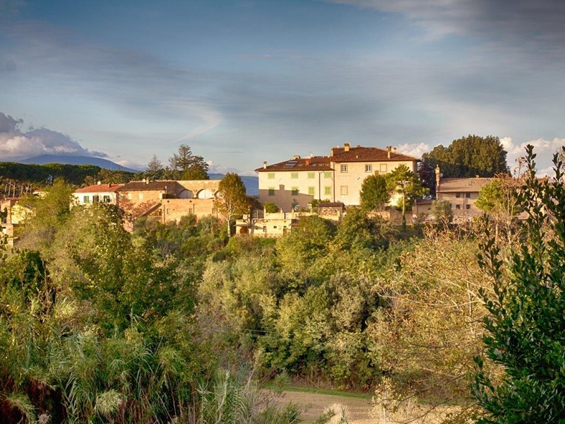 Villa in Vendita a Casciana Terme Lari, zona Cevoli, 600'000€, 1000 m²