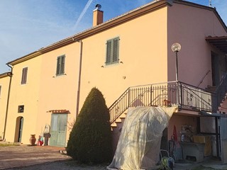Casa Semi Indipendente in Vendita a Vinci, 300'000€, 200 m²