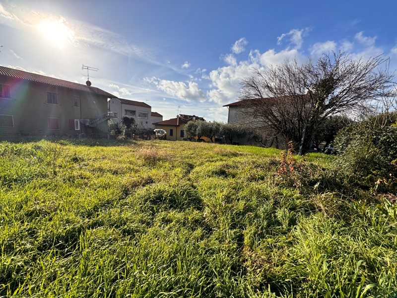 Terreno industriale in Vendita a Santo Stefano di Magra, 80'000€, 200 m²