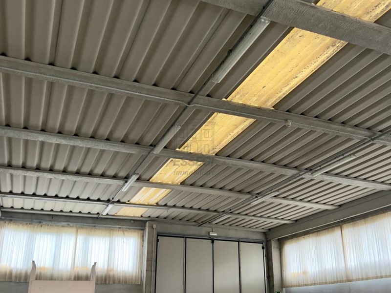 Capannone in Vendita a Porcari, zona Est, 1'500'000€, 2600 m²