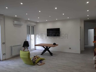 Appartamento in Vendita a Siracusa, 275'000&euro;, 215 m²