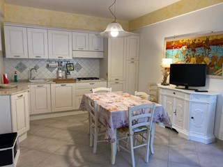 Trilocale in Vendita a Bibbona, zona Marina di Bibbona, 270'000€, 60 m², arredato