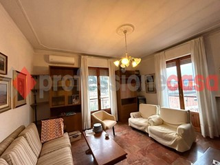 Appartamento in Vendita a Colle di Val D'Elsa, 198'000&euro;, 140 m²