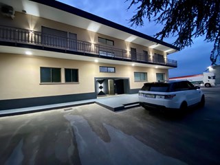 Ufficio in Affitto a Frosinone, 2'200€, 160 m²