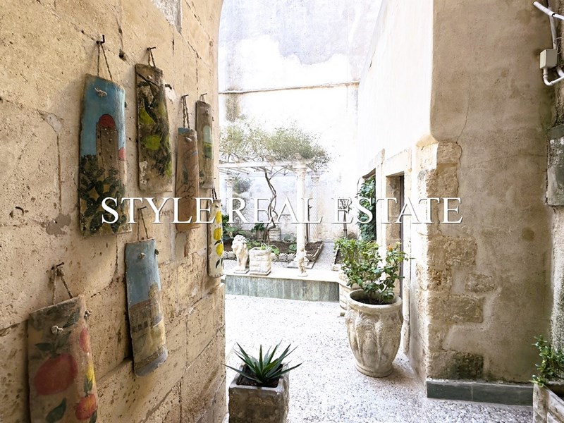 Casa Indipendente in Vendita a Siracusa, zona Ortigia, 1'250'000&euro;, 345 m²