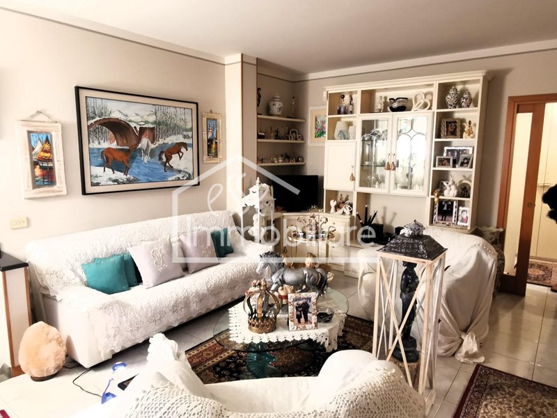 Quadrilocale in Vendita a Empoli, 405'000€, 100 m², con Box