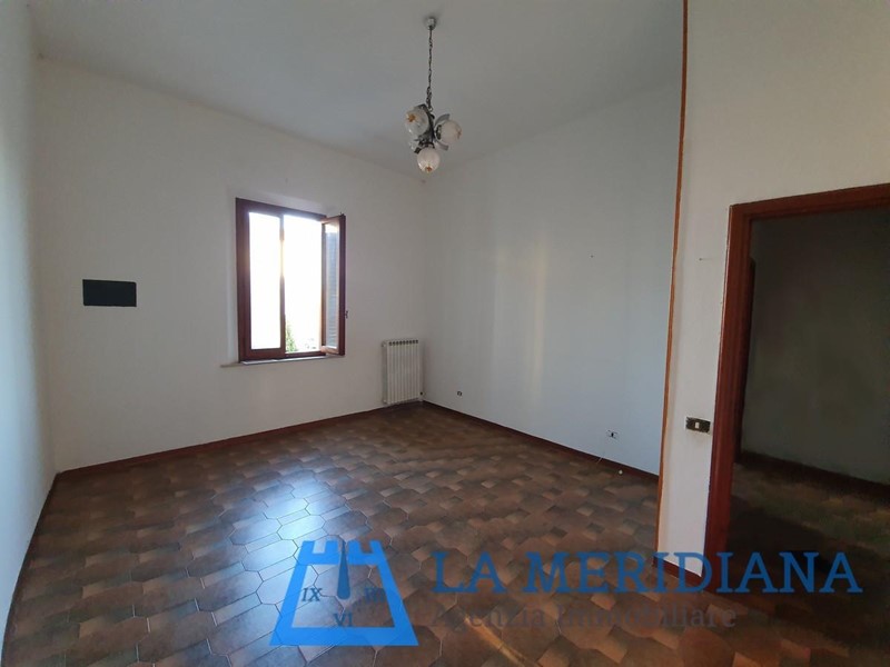 Appartamento in Vendita a Cerreto Guidi, zona Stabbia, 110'000€, 143 m²