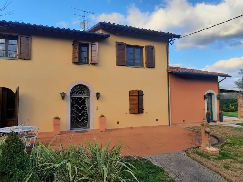 Casa Indipendente in Vendita a Santa Croce sull'Arno, zona Staffoli, 850'000€, 300 m², arredato