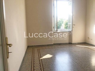 Ufficio in Affitto a Lucca, zona Arancio, 320€, 15 m²