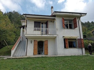 Casa Indipendente in Vendita a Fosdinovo, 280'000€, 160 m²