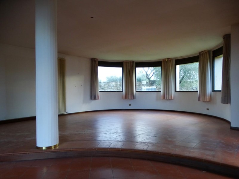 Villa in Vendita a San Miniato, zona Ponte a Egola, 650'000€, 472 m², con Box