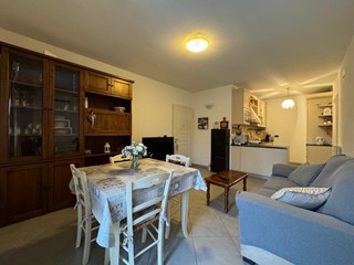 Quadrilocale in Affitto a Seravezza, zona Querceta, 5'000€, 70 m², arredato