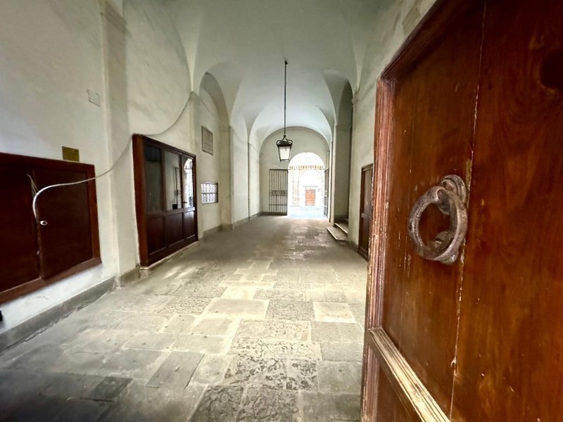 Appartamento in Vendita a Siena, 480'000€, 200 m²