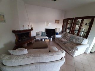 Appartamento in Vendita a Ponsacco, 195'000€, 160 m², arredato, con Box