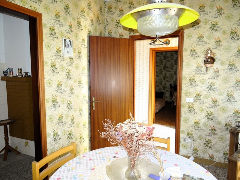 Casa Indipendente in Vendita a Trecastelli, 190'000€, 240 m²