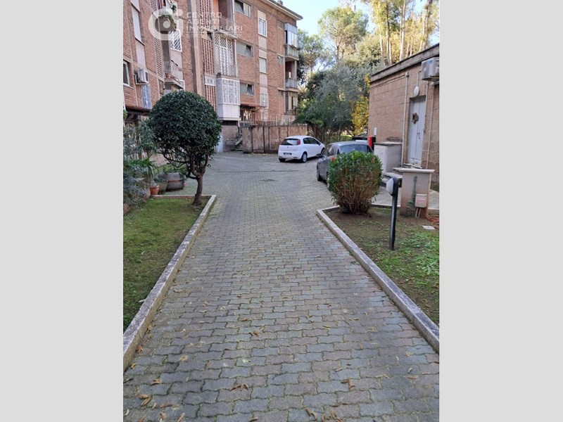 Trilocale in Vendita a Roma, zona TORRE MAURA, 175'000€, 80 m²