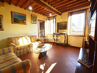 Appartamento in Vendita a Lucca, 395'000&euro;, 108 m², arredato