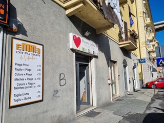 Immobile commerciale in Affitto a Genova, zona Molassana, 350€, 38 m²