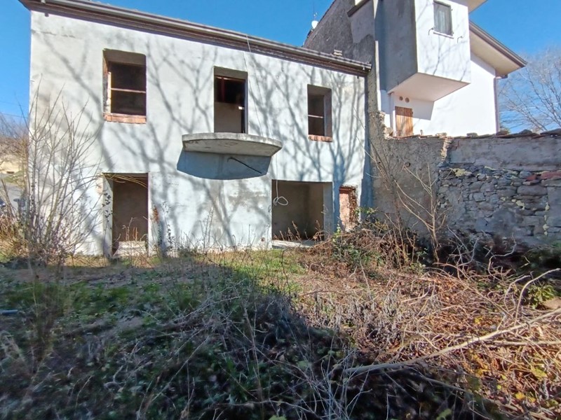 Casa Semi Indipendente in Vendita a Gemmano, 30'000&euro;, 80 m²