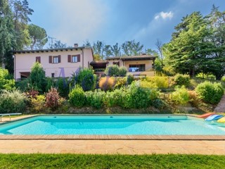 Villa in Vendita a Cesena, zona Madonna dell'Olivo, 345 m², con Box