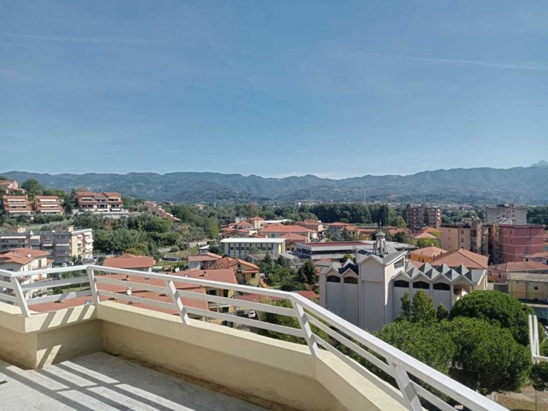 Appartamento in Vendita a Arcola, zona Romito Magra, 370'000€, 210 m²