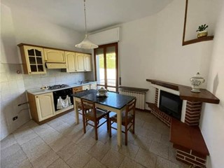 Casa Indipendente in Vendita a Bagni di Lucca, zona Fornoli, 118'000€, 140 m², con Box