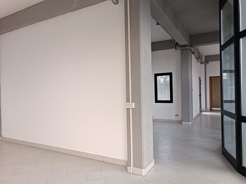 Immobile commerciale in Affitto a Gallicano, zona Bolognana, 750€, 130 m²