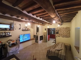 Casa Semi Indipendente in Vendita a Bagni di Lucca, zona Fornoli, 139'000€, 130 m², arredato
