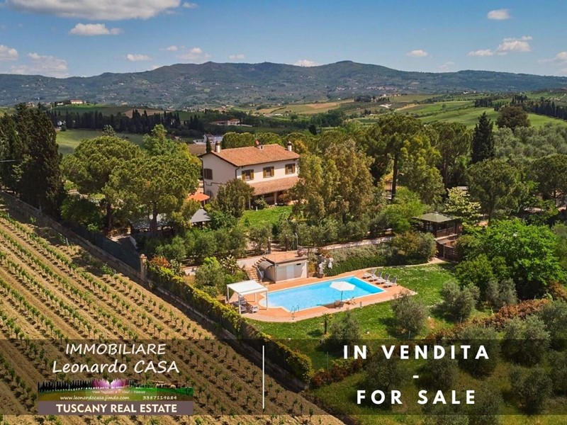 Casale in Vendita a Vinci, 950'000€, 250 m², arredato