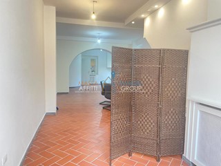 Immobile commerciale in Affitto a Massa, 800€, 65 m²